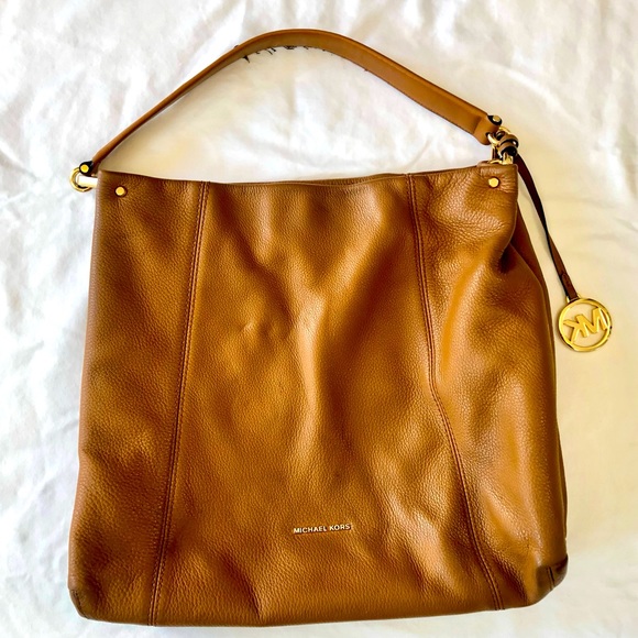 MICHAEL MICHAEL KORS LARGE HOBO IN COGNAC PEBBLED LEATHER - Picture 2 of 7